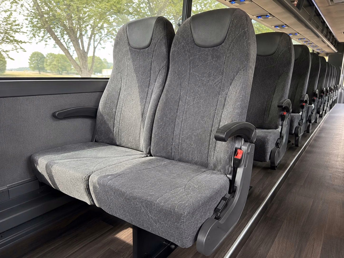 through a network of bus companies pittsburgh airport transfers for wedding guests are simple